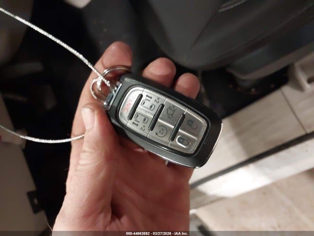 44663892 :رقم المزاد ، 2C4RC1CG3RR184060 vin ، 2024 Chrysler Voyager Lx مزاد بيع