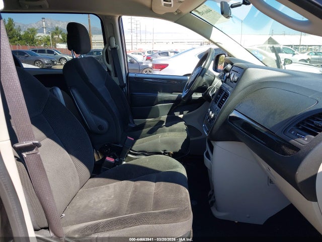 44663941 :رقم المزاد ، 2C4RDGBG4HR851444 vin ، 2017 Dodge Grand Caravan Se مزاد بيع