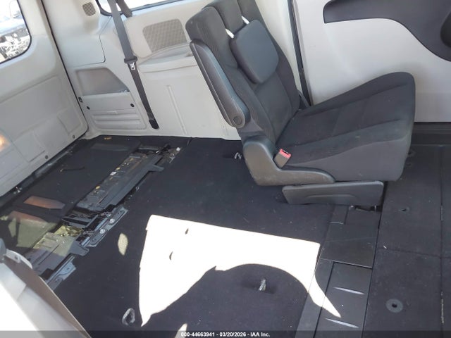 44663941 :رقم المزاد ، 2C4RDGBG4HR851444 vin ، 2017 Dodge Grand Caravan Se مزاد بيع