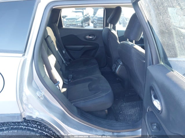 1C4PJMCB9FW648538 Jeep Cherokee Latitude