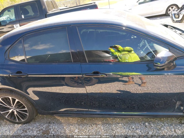 4T1B11HK8JU587135 Toyota CAMRY SE