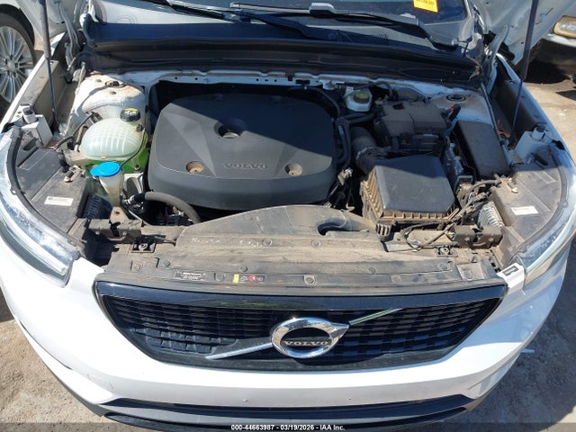 Auction sale of the 2019 Volvo Xc40 T5 R-design, vin: YV4162UM8K2056753, lot number: 44663987