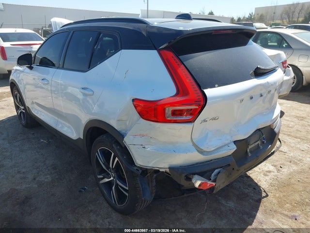Auction sale of the 2019 Volvo Xc40 T5 R-design, vin: YV4162UM8K2056753, lot number: 44663987