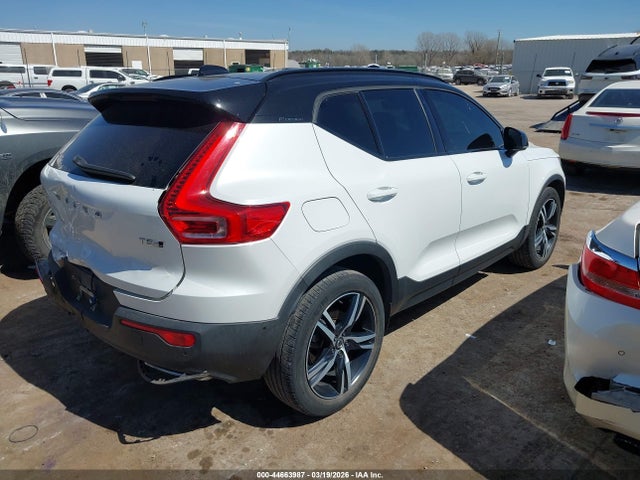 Auction sale of the 2019 Volvo Xc40 T5 R-design, vin: YV4162UM8K2056753, lot number: 44663987