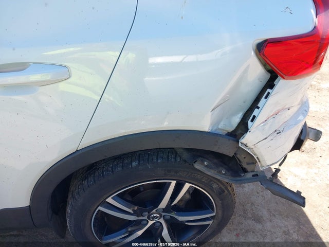 Auction sale of the 2019 Volvo Xc40 T5 R-design, vin: YV4162UM8K2056753, lot number: 44663987