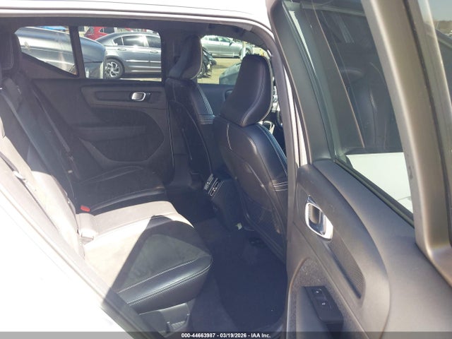 Auction sale of the 2019 Volvo Xc40 T5 R-design, vin: YV4162UM8K2056753, lot number: 44663987