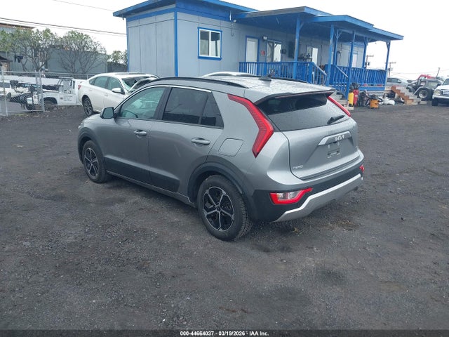 KNDCP3LE8R5169250 KIA NIRO LX