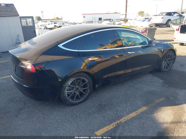 2019 TESLA MODEL 3 5YJ3E1EA2KF400068 Photo 3