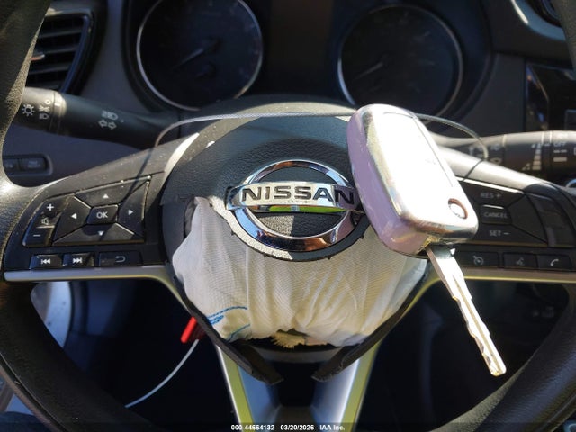 44664132 :رقم المزاد ، KNMAT2MT5JP598526 vin ، 2018 Nissan Rogue S مزاد بيع