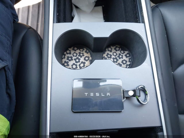 Продажа на аукционе авто 2023 Tesla Model Y Awd/long Range Dual Motor All-wheel Drive, vin: 7SAYGAEE9PF853455, номер лота: 44664164