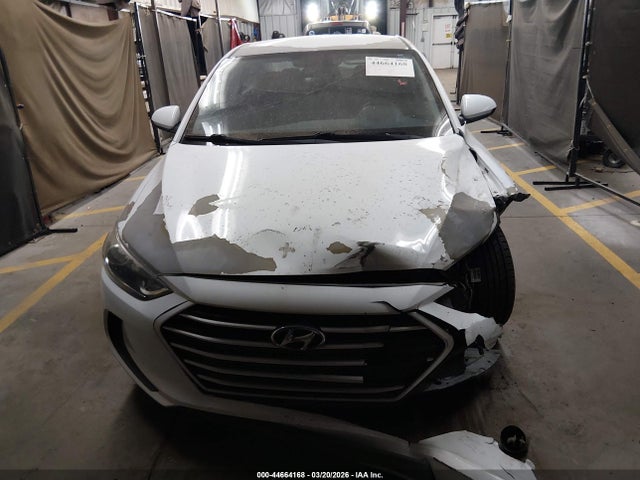 5NPD84LF8JH321077 Hyundai ELANTRA SEL