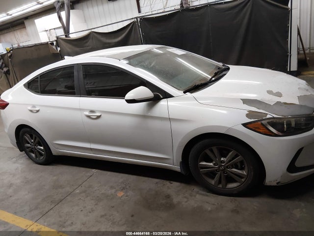 5NPD84LF8JH321077 Hyundai ELANTRA SEL