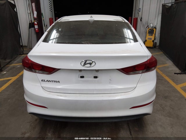 5NPD84LF8JH321077 Hyundai ELANTRA SEL
