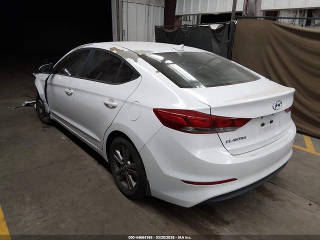 5NPD84LF8JH321077 Hyundai ELANTRA SEL