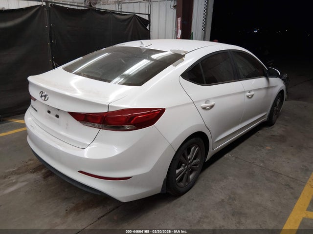 5NPD84LF8JH321077 Hyundai ELANTRA SEL