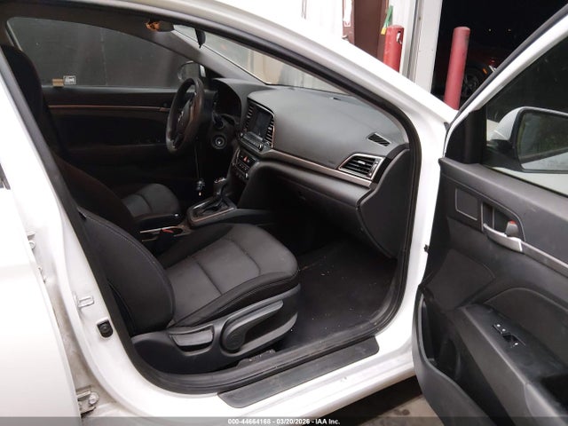 5NPD84LF8JH321077 Hyundai ELANTRA SEL