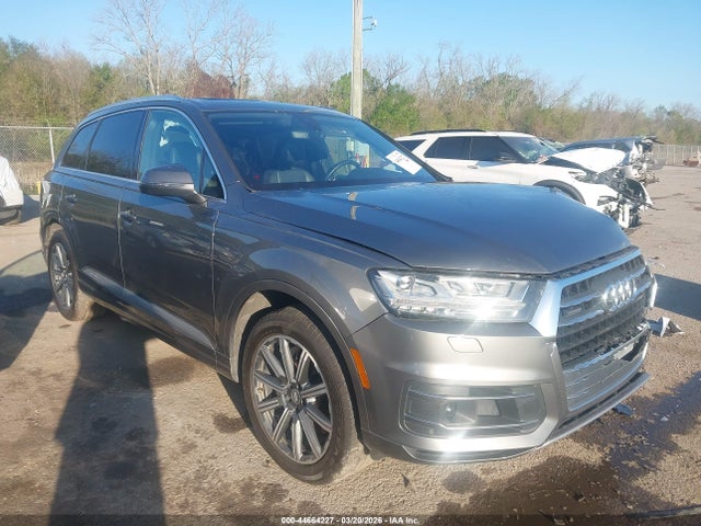 2017 AUDI Q7 WA1LAAF72HD016817