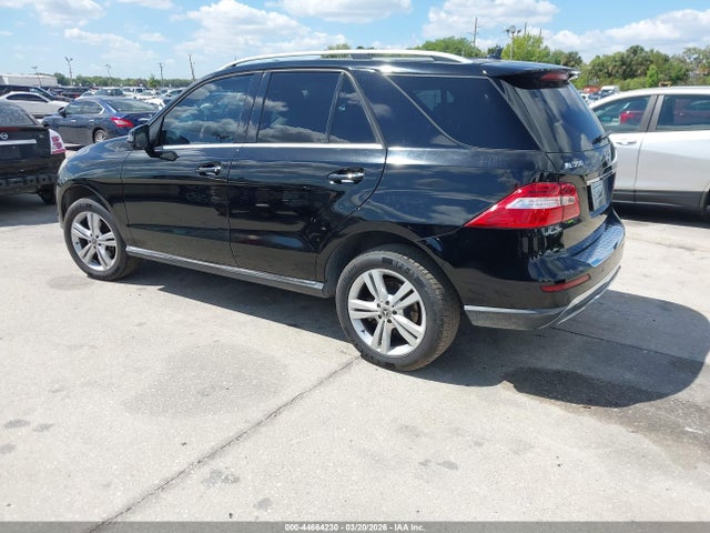 2015 MERCEDES-BENZ ML 350 4JGDA5HB2FA463838 Photo 2