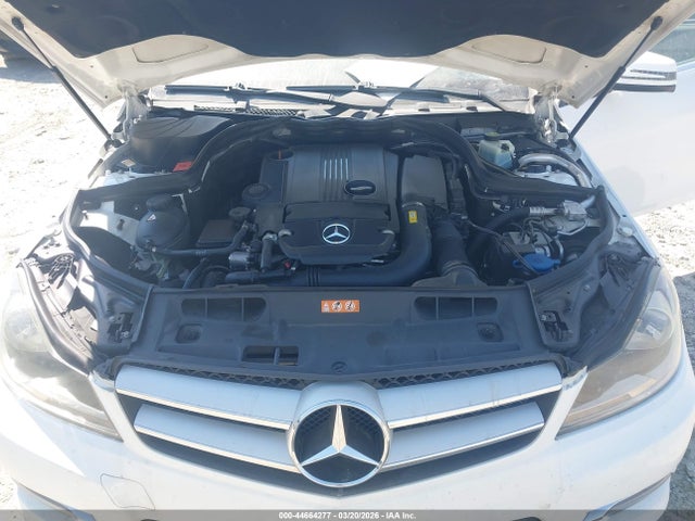 2013 Mercedes-benz C 250 მანქანა იყიდება აუქციონზე, vin: WDDGJ4HB8DG051287, აუქციონის ნომერი: 44664277