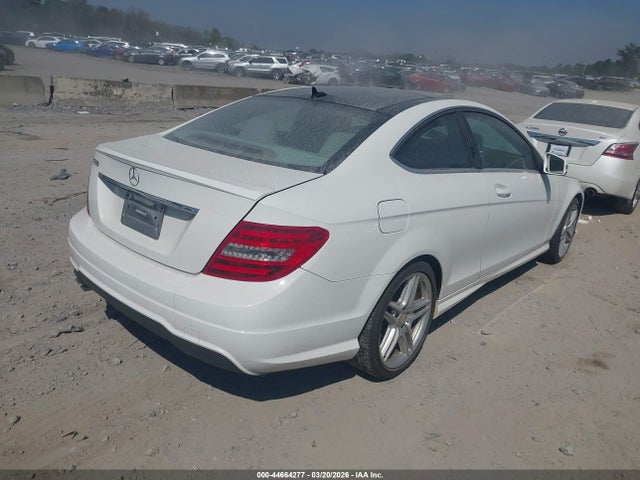 2013 Mercedes-benz C 250 მანქანა იყიდება აუქციონზე, vin: WDDGJ4HB8DG051287, აუქციონის ნომერი: 44664277