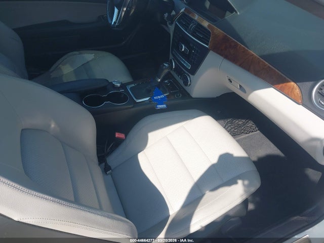 2013 Mercedes-benz C 250 მანქანა იყიდება აუქციონზე, vin: WDDGJ4HB8DG051287, აუქციონის ნომერი: 44664277