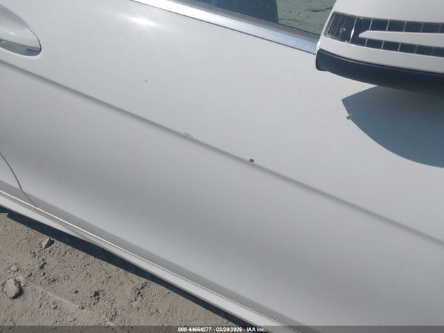 2013 Mercedes-benz C 250 მანქანა იყიდება აუქციონზე, vin: WDDGJ4HB8DG051287, აუქციონის ნომერი: 44664277