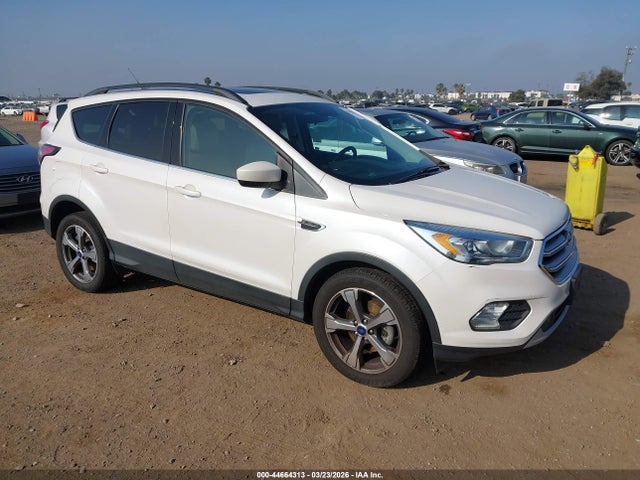Ford ESCAPE SE 2017 1FMCU0GD7HUE97445 Image 1