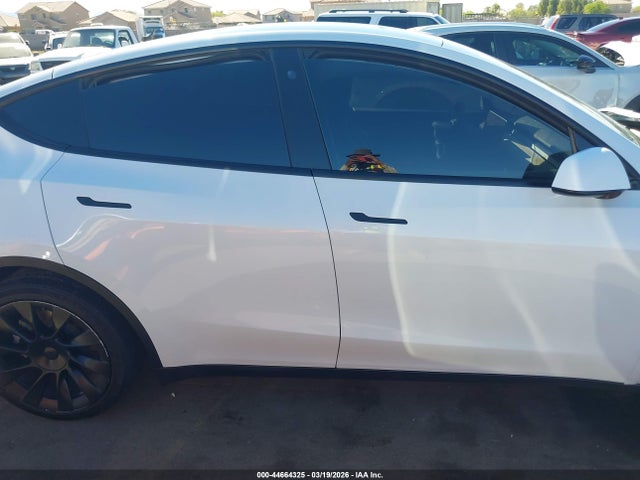 Продаж на аукціоні авто 2022 Tesla Model Y Long Range Dual Motor All-wheel Drive, vin: 7SAYGAEE4NF351577, номер лоту: 44664325