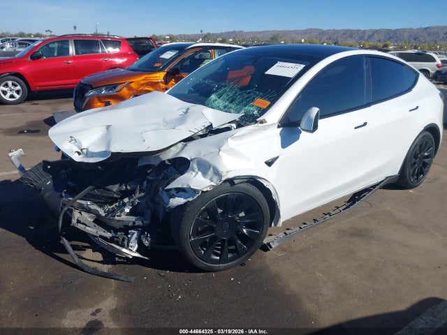 Продаж на аукціоні авто 2022 Tesla Model Y Long Range Dual Motor All-wheel Drive, vin: 7SAYGAEE4NF351577, номер лоту: 44664325