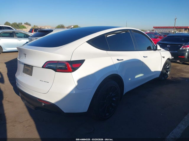 Продаж на аукціоні авто 2022 Tesla Model Y Long Range Dual Motor All-wheel Drive, vin: 7SAYGAEE4NF351577, номер лоту: 44664325