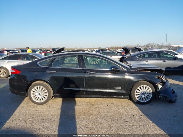 Продаж на аукціоні авто 2016 Ford Fusion Energi Se Luxury, vin: 3FA6P0PU1GR202053, номер лоту: 44664344