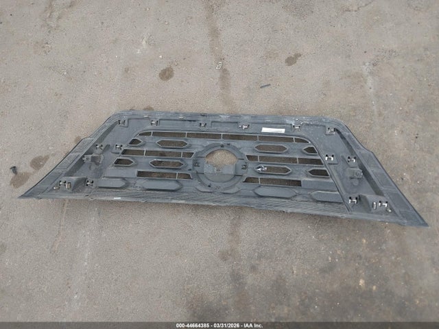 5N1DR2MN8HC636681 Nissan Pathfinder Sv