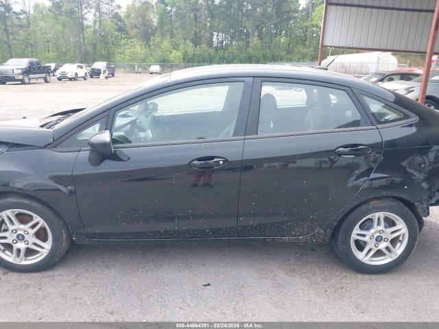 2019 Ford Fiesta Se მანქანა იყიდება აუქციონზე, vin: 3FADP4BJ0KM123796, აუქციონის ნომერი: 44664391