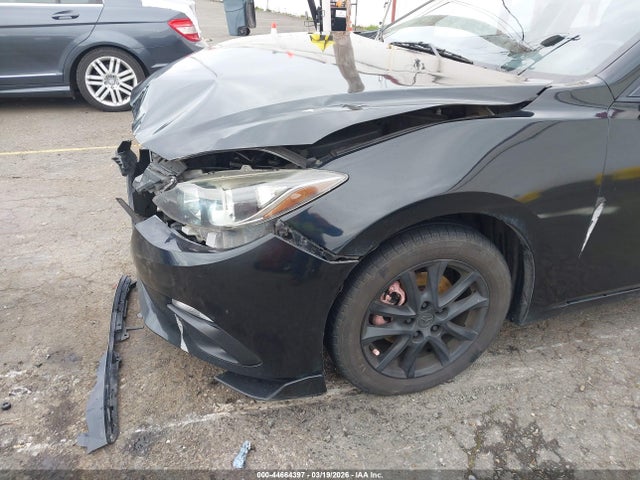 Продажа на аукционе авто 2014 Mazda Mazda3 I Touring, vin: JM1BM1V75E1107572, номер лота: 44664397