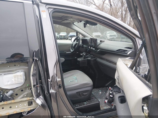 Aukcja sprzedaży 2022 Toyota Sienna Xle, vin: 5TDYRKEC5NS105421, numer aukcji: 44664406