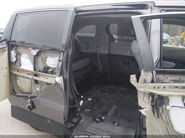 Aukcja sprzedaży 2022 Toyota Sienna Xle, vin: 5TDYRKEC5NS105421, numer aukcji: 44664406