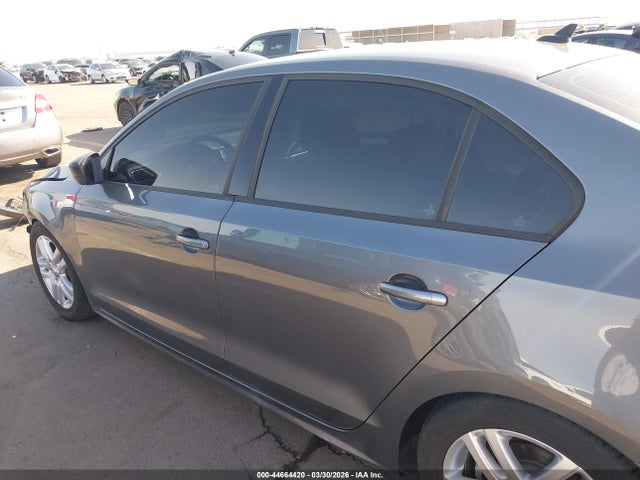 3VWLA7AJ9FM422359 Volkswagen Jetta 2.0l Tdi S