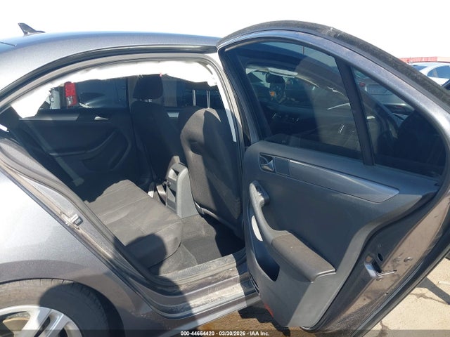 3VWLA7AJ9FM422359 Volkswagen Jetta 2.0l Tdi S