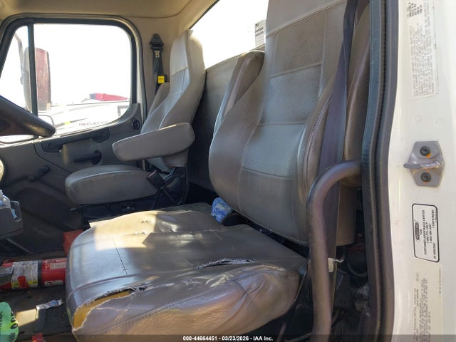 Продажа на аукционе авто 2015 Freightliner M2 106 Medium Duty, vin: 3ALKCYCY7FDGL1688, номер лота: 44664451