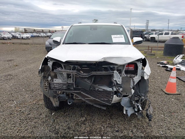 2022 Toyota 4runner Sr5 მანქანა იყიდება აუქციონზე, vin: JTEMU5JR6N6063992, აუქციონის ნომერი: 44664458
