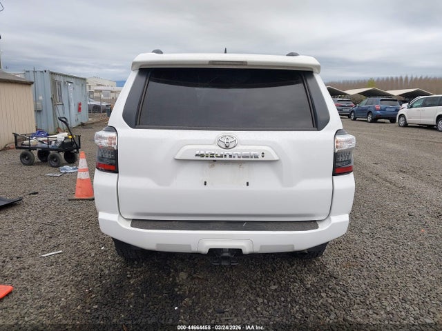 2022 Toyota 4runner Sr5 მანქანა იყიდება აუქციონზე, vin: JTEMU5JR6N6063992, აუქციონის ნომერი: 44664458