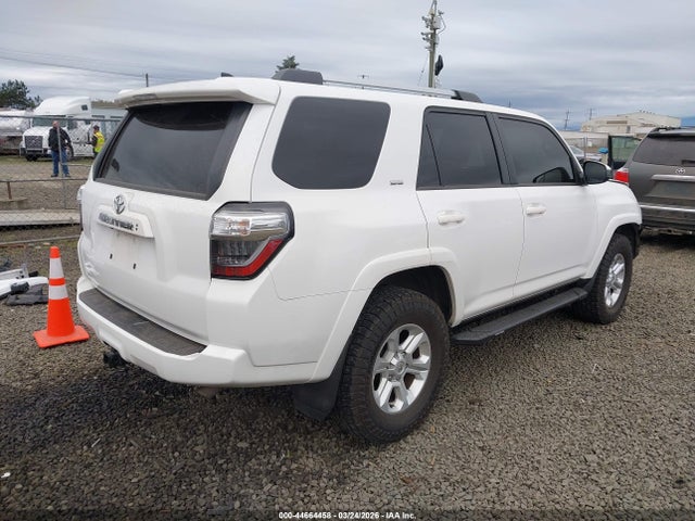 2022 Toyota 4runner Sr5 მანქანა იყიდება აუქციონზე, vin: JTEMU5JR6N6063992, აუქციონის ნომერი: 44664458