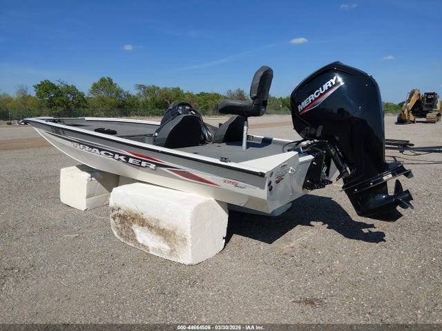 Продаж на аукціоні авто 2023 Tracker 17', vin: BUJ66335H223, номер лоту: 44664506