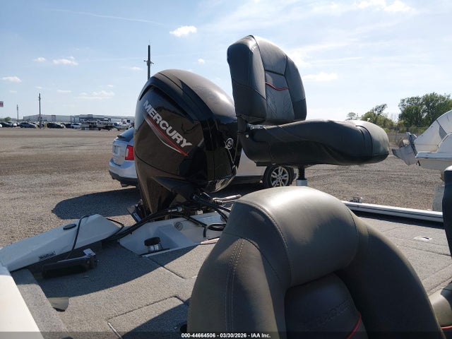Продаж на аукціоні авто 2023 Tracker 17', vin: BUJ66335H223, номер лоту: 44664506