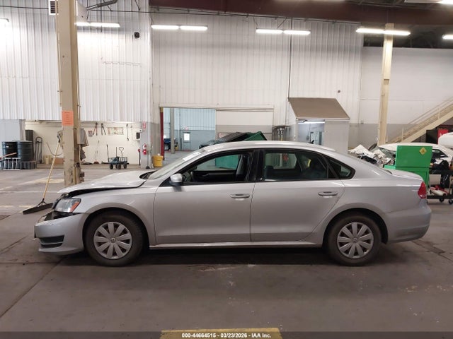 2013 Volkswagen Passat 2.5l S მანქანა იყიდება აუქციონზე, vin: 1VWAP7A31DC034340, აუქციონის ნომერი: 44664515
