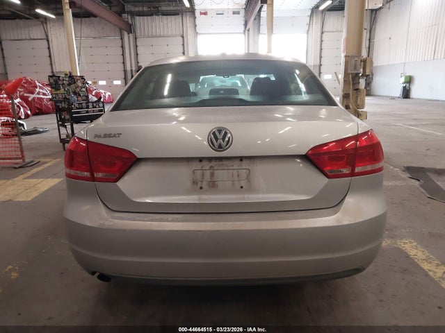 2013 Volkswagen Passat 2.5l S მანქანა იყიდება აუქციონზე, vin: 1VWAP7A31DC034340, აუქციონის ნომერი: 44664515