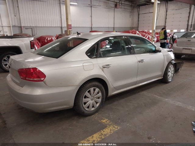 2013 Volkswagen Passat 2.5l S მანქანა იყიდება აუქციონზე, vin: 1VWAP7A31DC034340, აუქციონის ნომერი: 44664515