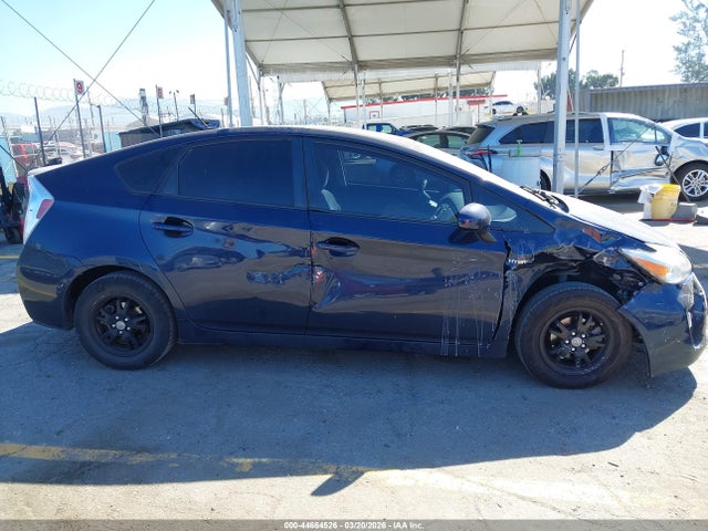 Toyota Prius Three 2015 JTDKN3DU1F0465436 Image 13