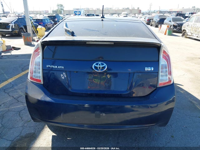 Toyota Prius Three 2015 JTDKN3DU1F0465436 Image 16