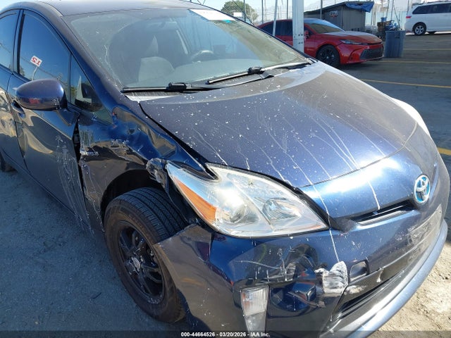 Toyota Prius Three 2015 JTDKN3DU1F0465436 Image 6
